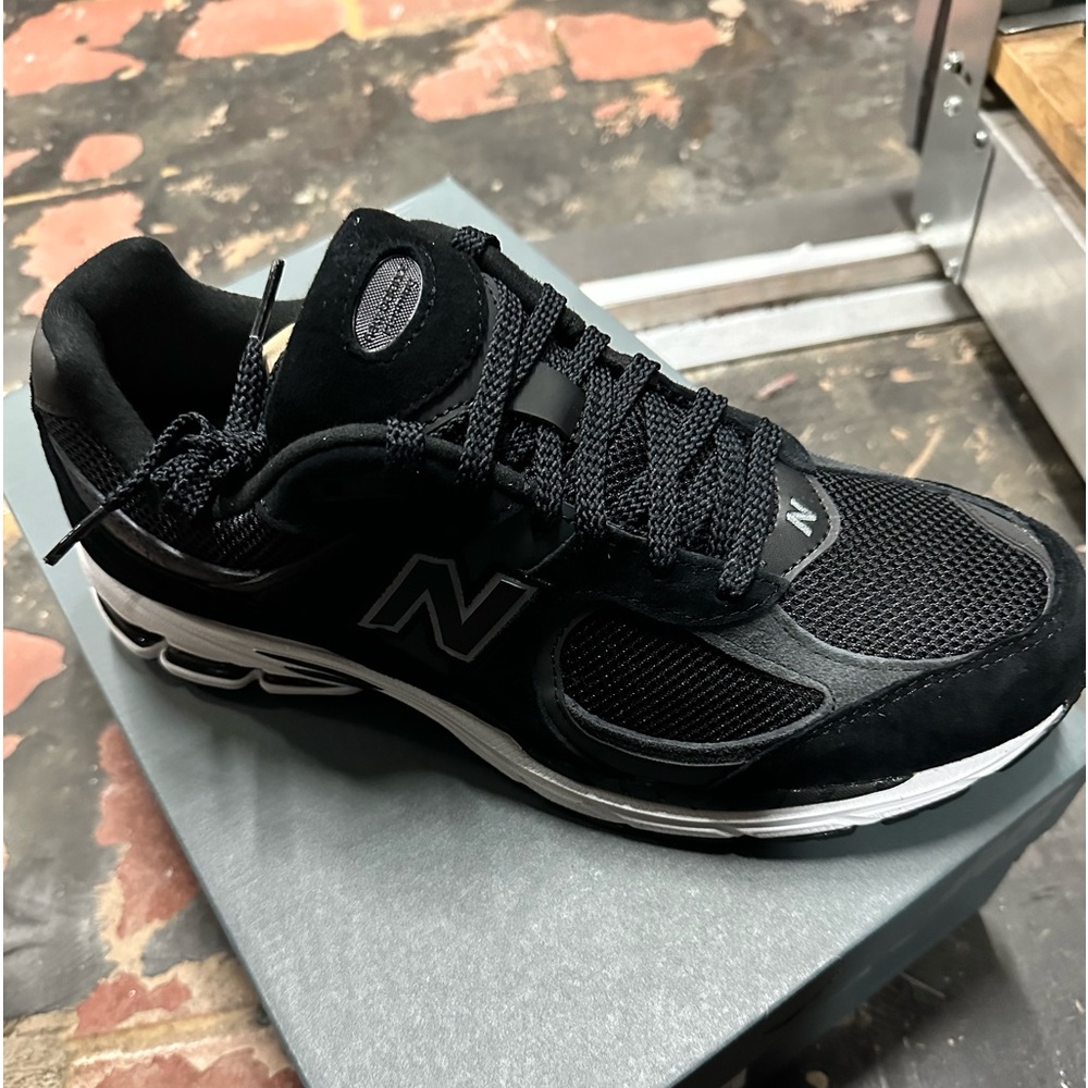 New Balance 2002R All Black